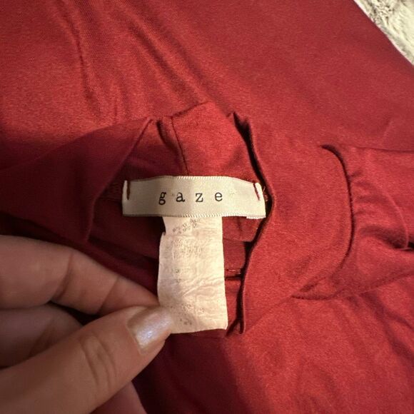 Elegant Red Women's Gaze Top Size Small - Picture 3 of 3